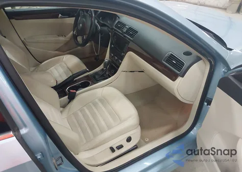 2013 Volkswagen Passat 2.0L Tdi Sel Premium from USA, damaged, VIN 1VWCN7A36DC093835